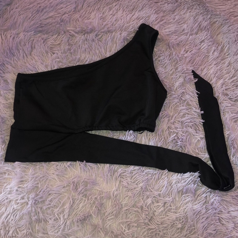 One shoulder tie side cut out top